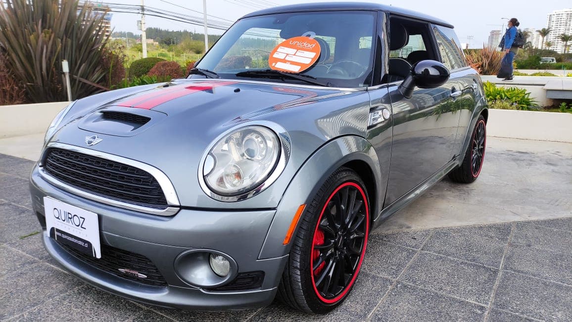 MINI JOHN COOPER WORKS 2010