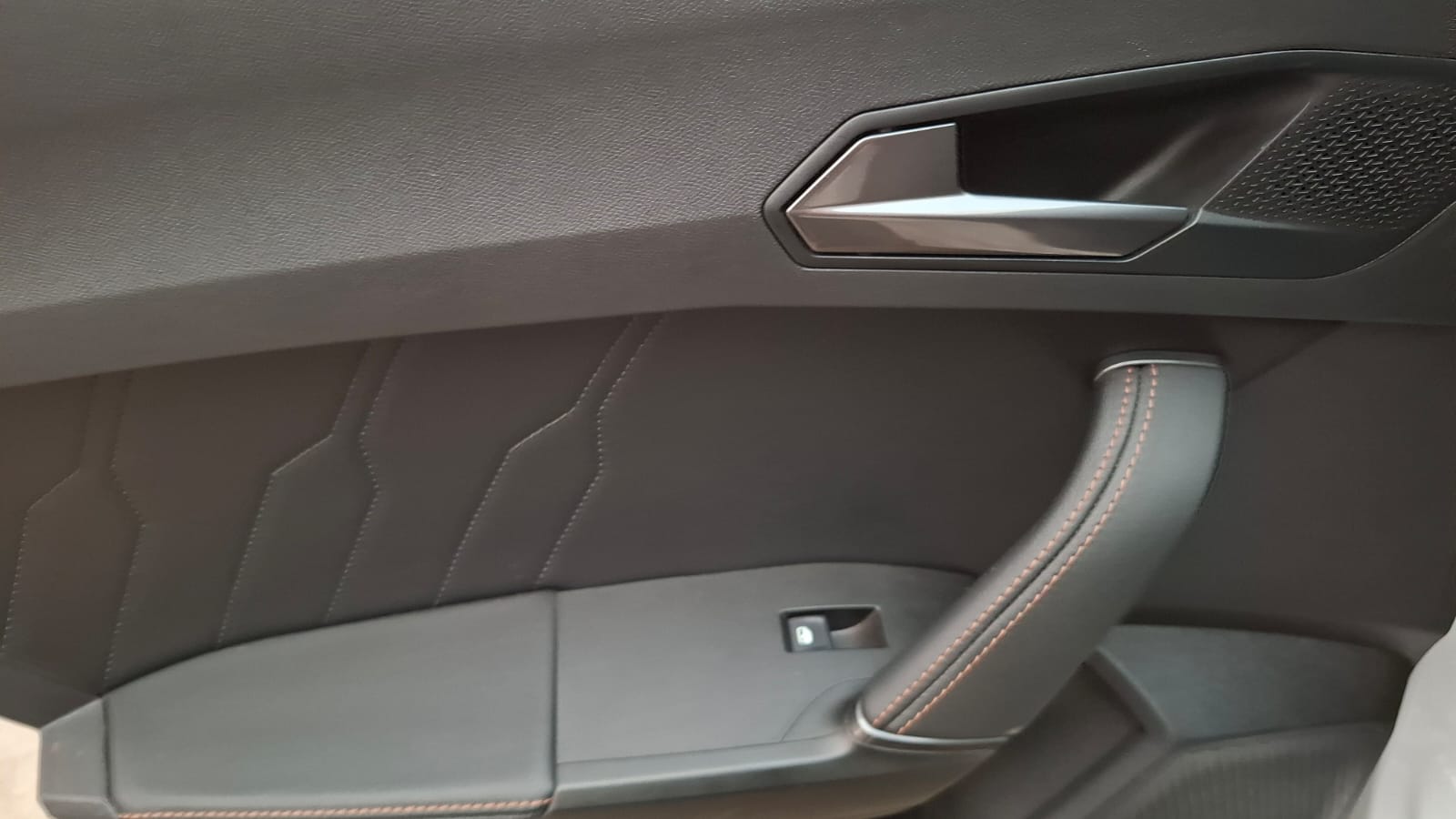 CUPRA FORMENTOR TSI 2.0 AT 2024 - Imagen 14