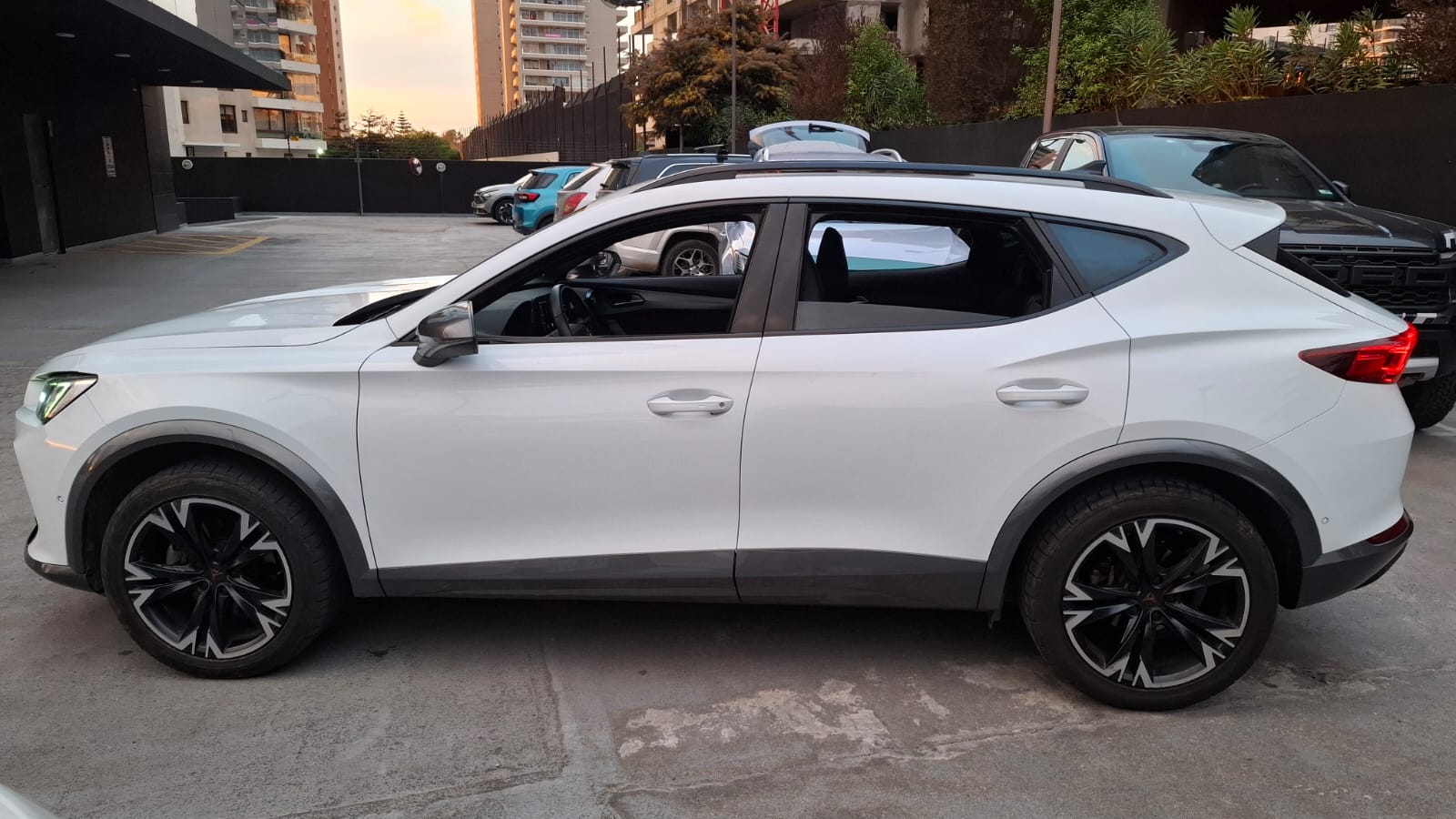 CUPRA FORMENTOR TSI 2.0 AT 2024 - Imagen 9