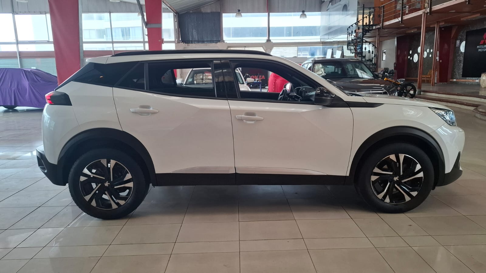 PEUGEOT 2008 130 EAT8 1.2 AUTOMÁTICO 2023 - Imagen 8